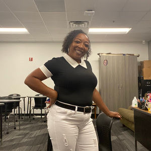 Meet your Posher, Delosha